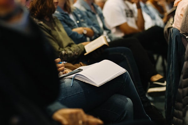 Théologie et engagement social : quelle place pour l'Église ?